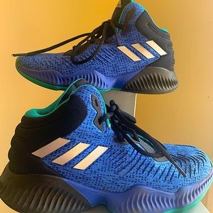 ADIDAS Women’s Athletic Sneakers-Size 5 (#3048-579.6)